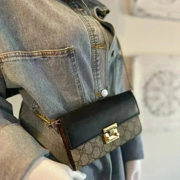 Authentic Gucci GG Supreme Calfskin Padlock Chain Wallet w/COA - Picture 1 of 17